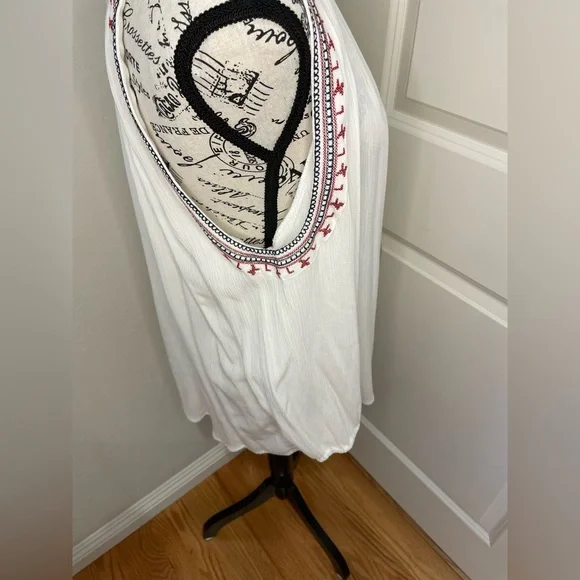 Como Vintage Embroidered White Sleeveless Cold Shoulder Top Size Large - Picture 4 of 13
